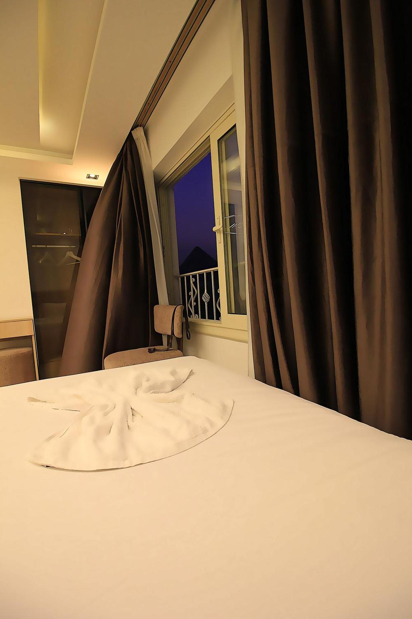 The Platinum Pyramid View Inn Kafrat al Jabal Ngoại thất bức ảnh